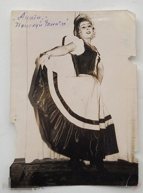 Фотография девушка в платье артистка в образе театр костюм #104* 