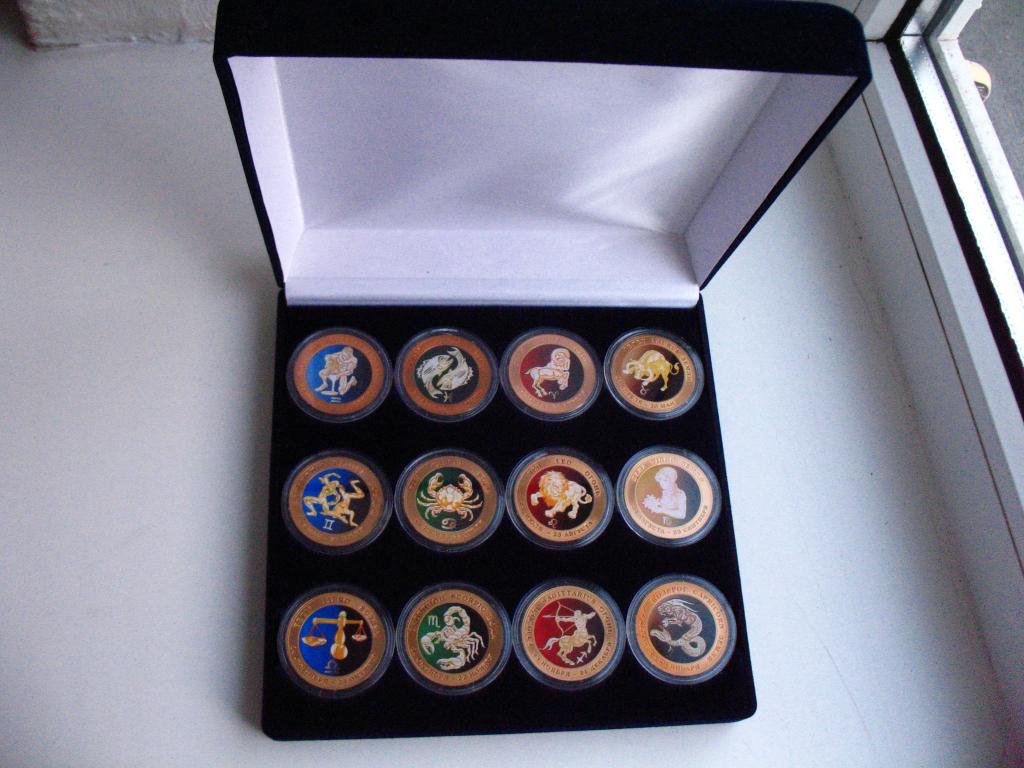 Набор Настольных памятных медалей Знаки зодиака Санкт-Петербургский монетный двор СПМД