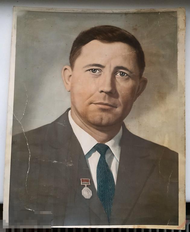 Фотография цветной портрет мужчина в костюме, знак #Г5 