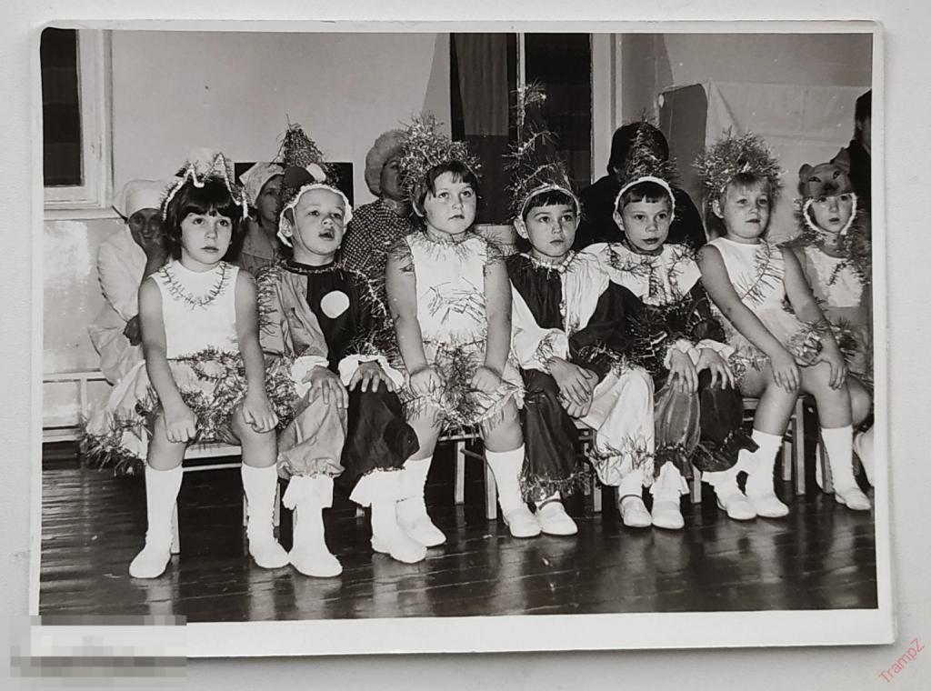 Фотография дети детский сад утренник Новый год новогодние костюмы #105 