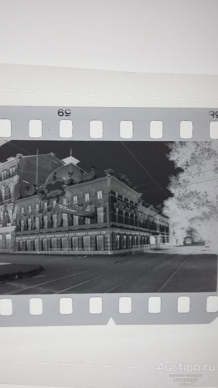 24х36мм. Ч/Б негатив (1шт) Астрахань, театр кукол. Фото 90-х