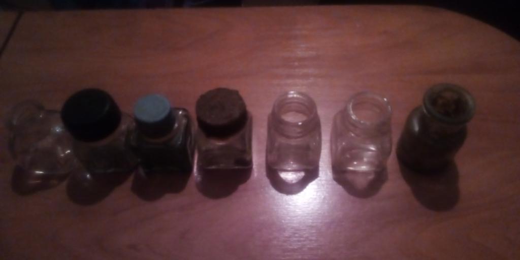 лот чернильниц финских 1939-40 года.и 1 империя 19 век.