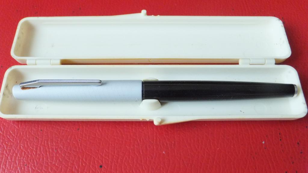Перьевая ручка Ярославль СССР 70-е годы Комплектная - с футляром