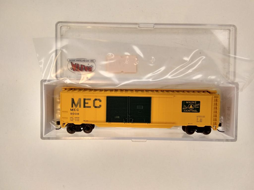 9мм (N) 50`крытый вагон Maine Central,Atlas