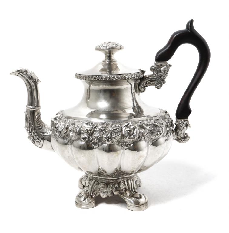 Серебряный чайник. Италия, г. Неаполь, 1832-1872 гг.