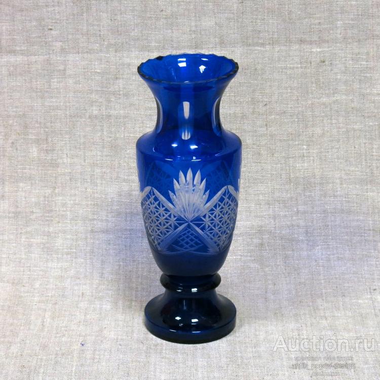 Ваза для цветов из двуслойного стекла с алмазной гранью, Гусевский хрустальный завод, СССР