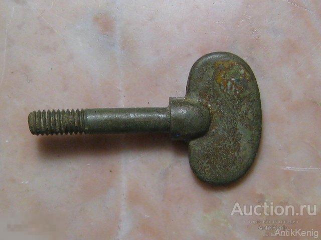 Ключ от настольных часов Начало 20 века Бронза Длина ключа 3,3 см. 