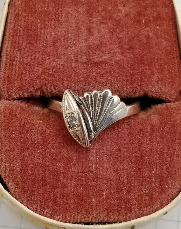 Кольцо серебро 1,76 гр. Р-р 14 (027933)