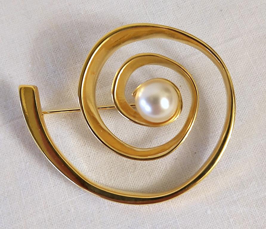 ВСЯКАЯ ВСЯЧИНА    БРОШЬ крупная    новая        ( 67)