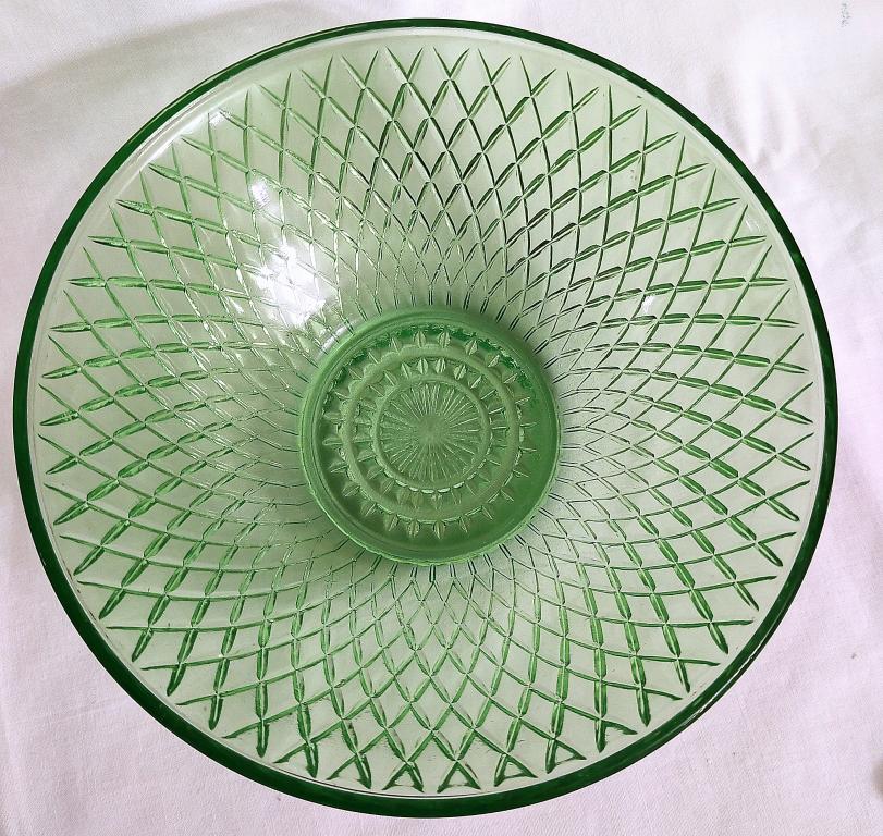 ВАЗА  САЛАТНИК    зеленое стекло     ВИНТАЖ  СССР        (К5/7)