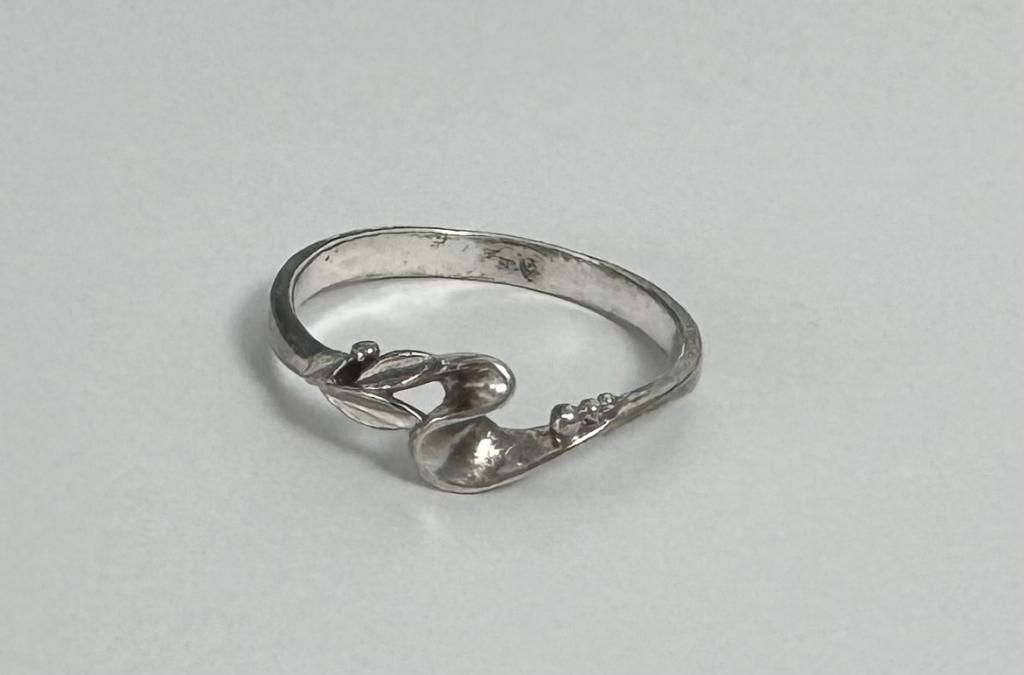 Кольцо СЕРЕБРО 925 пр, вес 1,3 гр