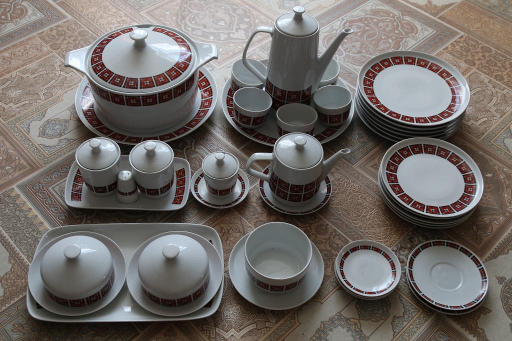 Столовый и Чайно-Кофейный сервиз от фирмы Colditz Германия