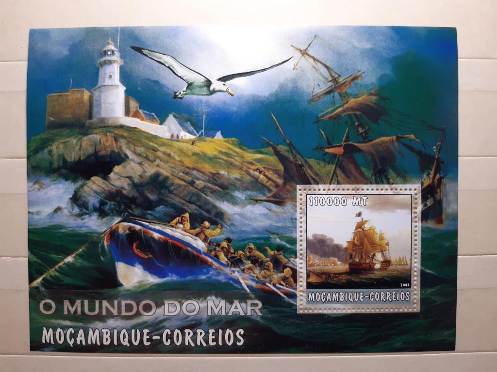 Мозамбик 2002. Маяк. Корабль. Море. MNH**