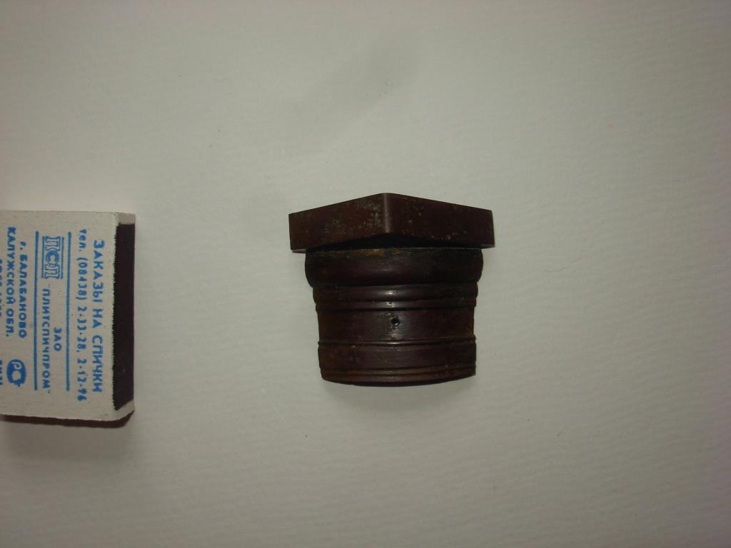 Накладка капитель старинная на мебель , бронза , патина . На колонну колонку, уголок выкованный, 18в