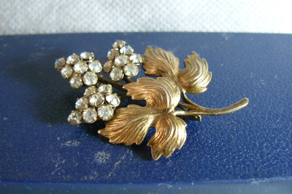 Серебряная брошь. 875 пр. 7 гр.
