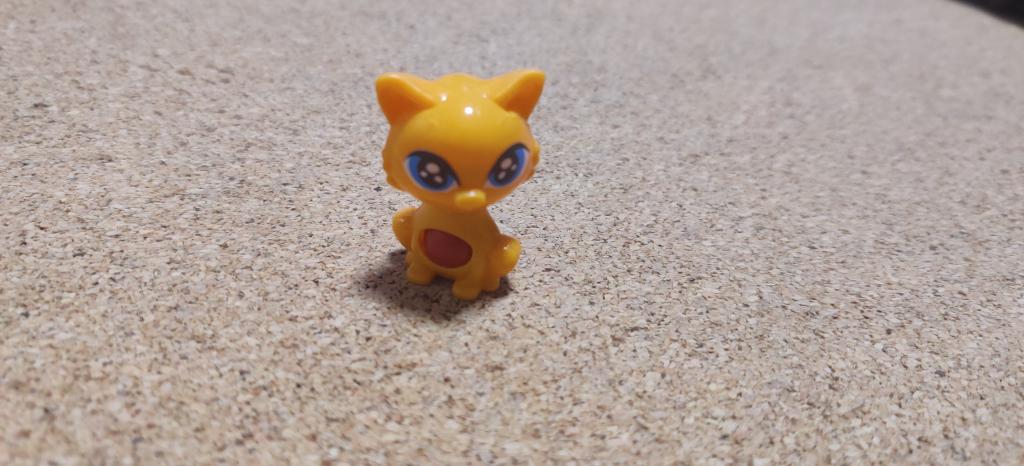 Игрушка не киндер Животные кошечки кошка котенок, без вкладыша