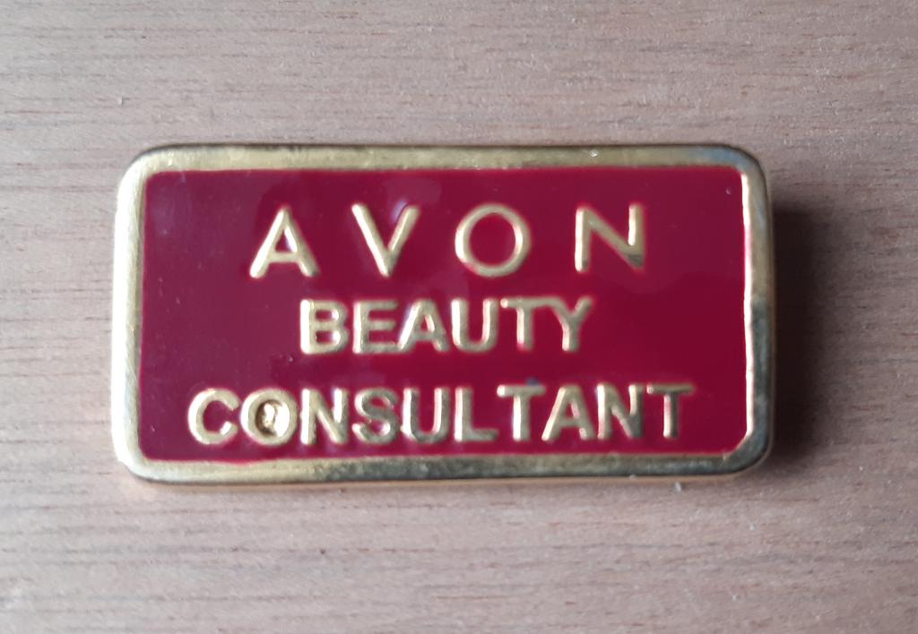 Значки (3 шт.) представителей AVON
