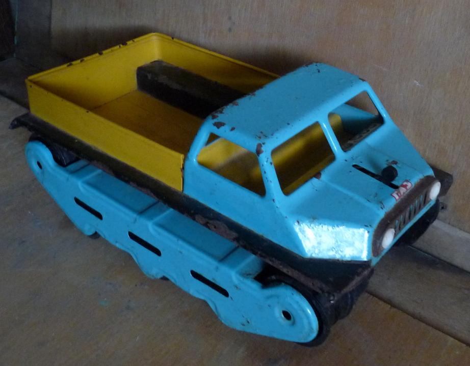 Вездеход электромеханический жестяной, клеймо ГАЗ, 1964 год