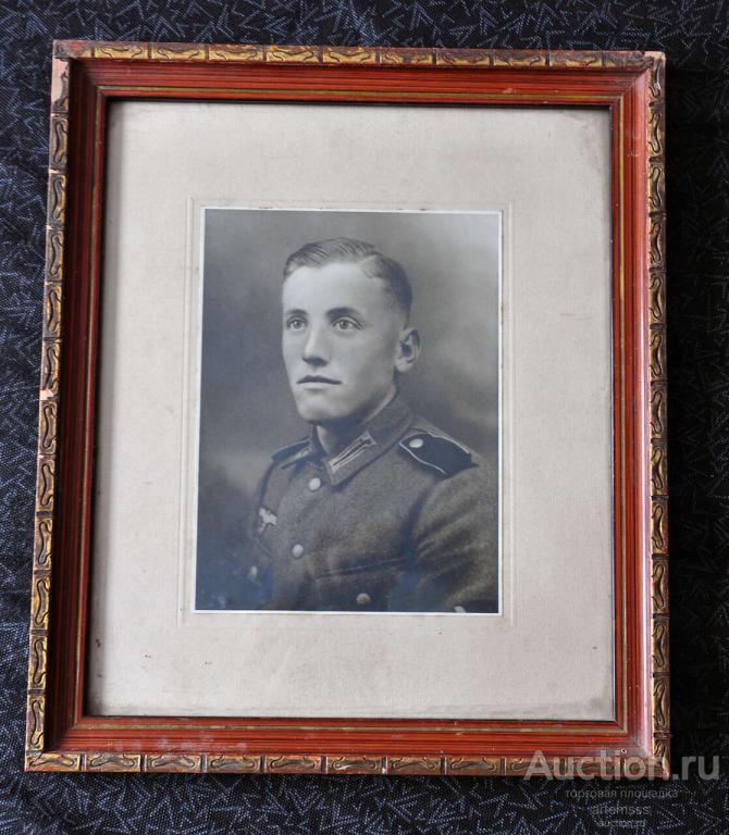 Фото немецкого ефрейтора в рамке-2