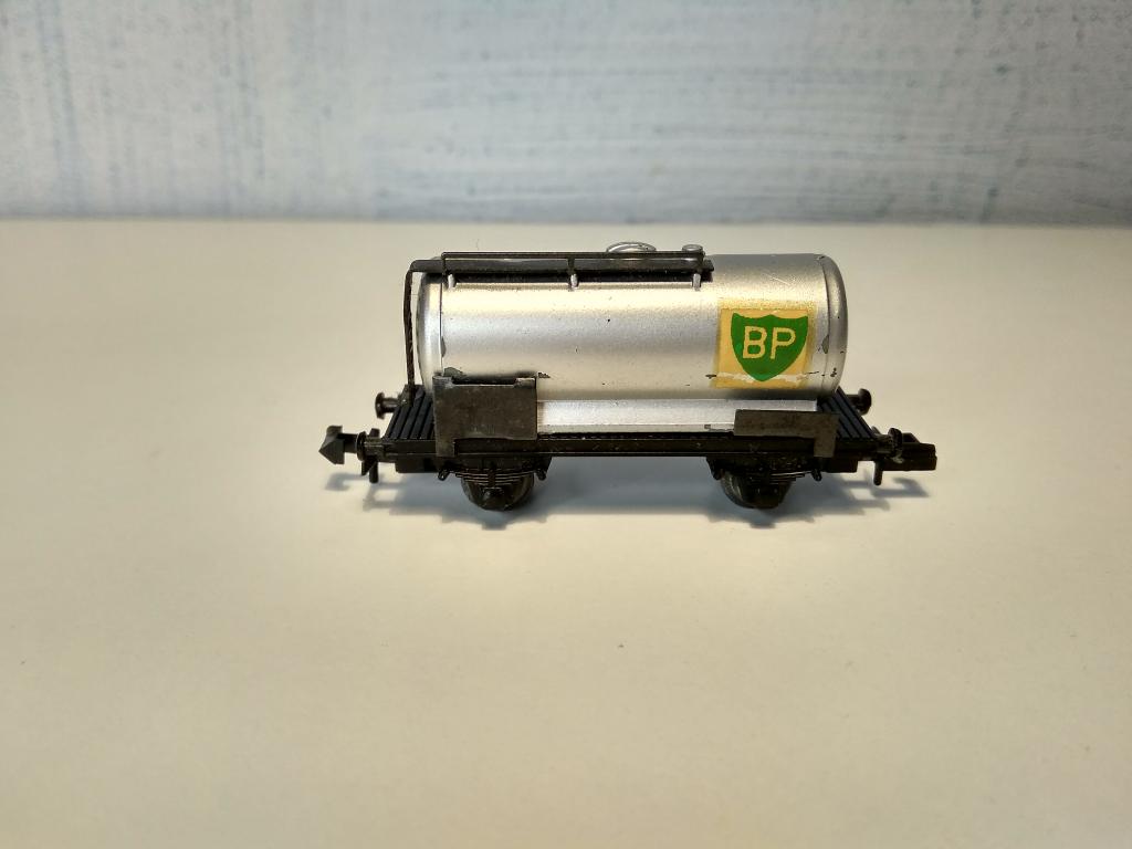 9мм.(N) Piko 2-х осная цистерна BP металл.таблички,декаль