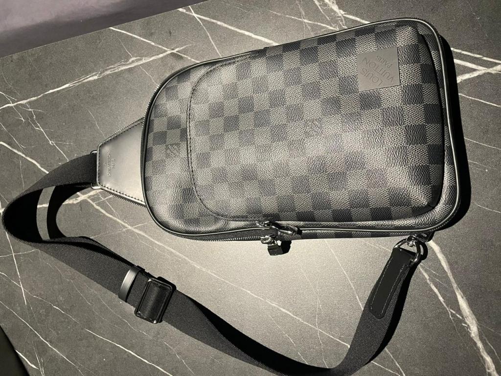 Sling avenue bag best sale