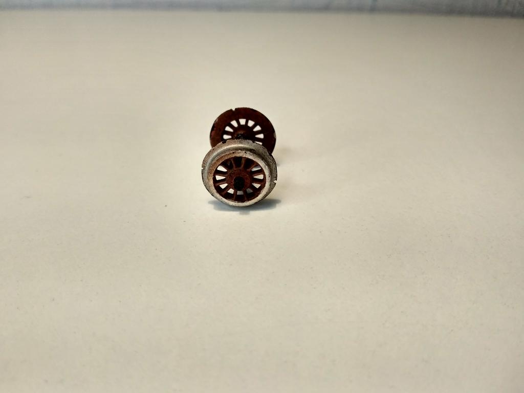 16мм.(HO) Колесная пара пластиковая,с повреждениями,от стендового паровоза