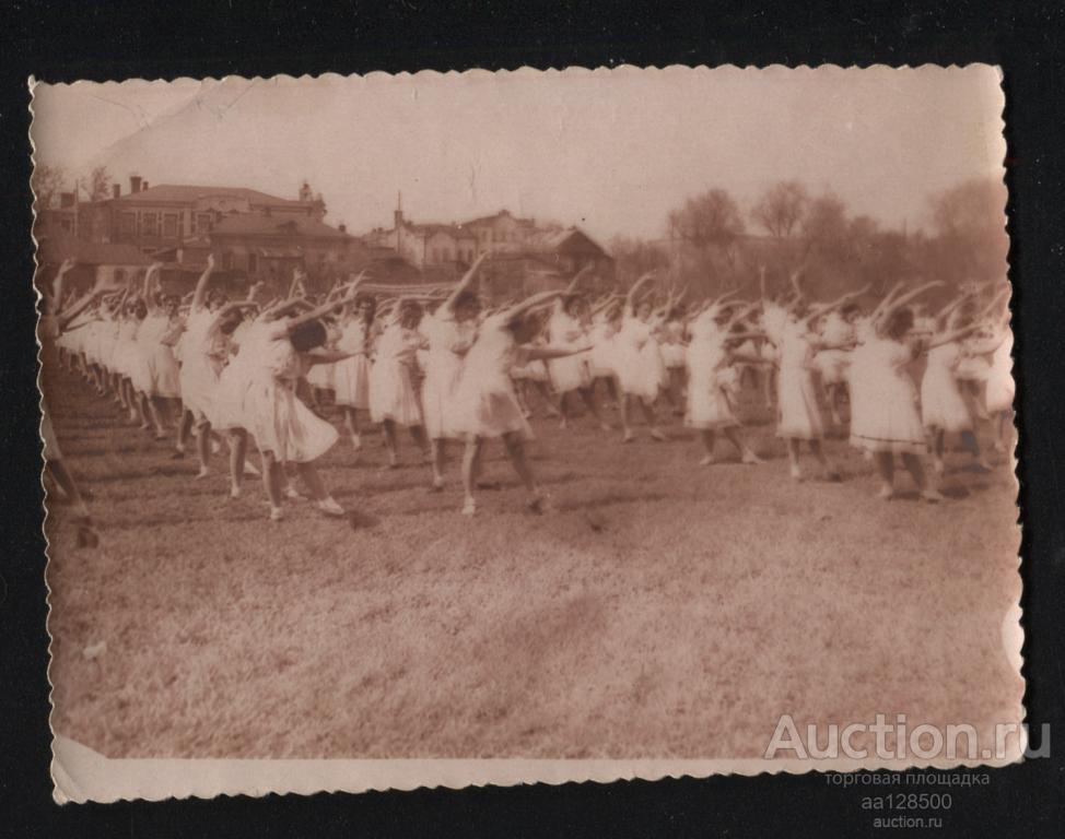 фото праздник танцы репетиция 116х86 мм