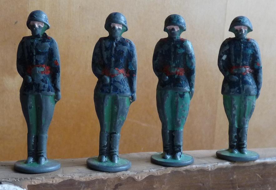 Солдатики оловянные столбики СССР, 1960ые, 4 шт