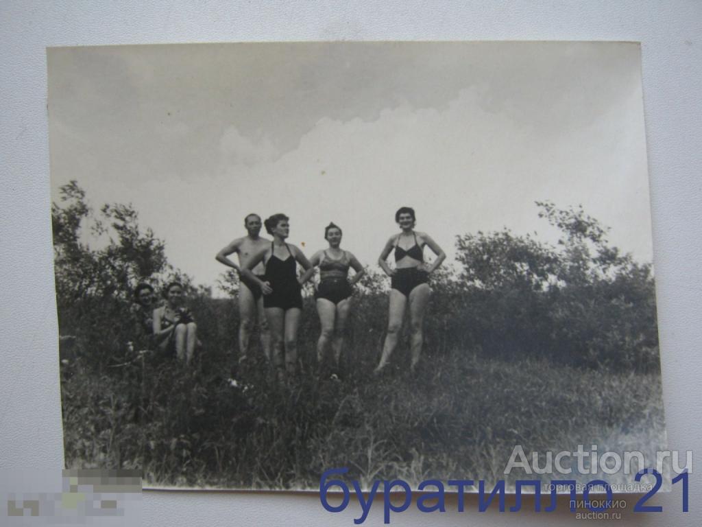 &quot; Фото дам в купальниках. На Истре &quot; 9х12 