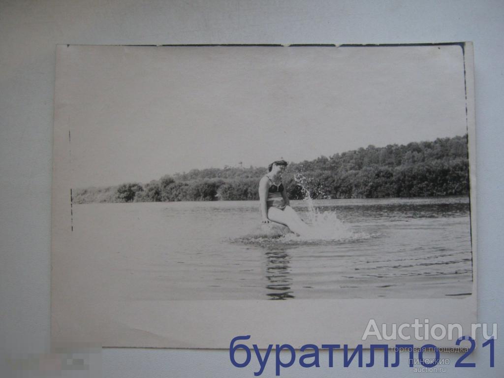 &quot; Фото женщины  над водой&quot;   13х18 
