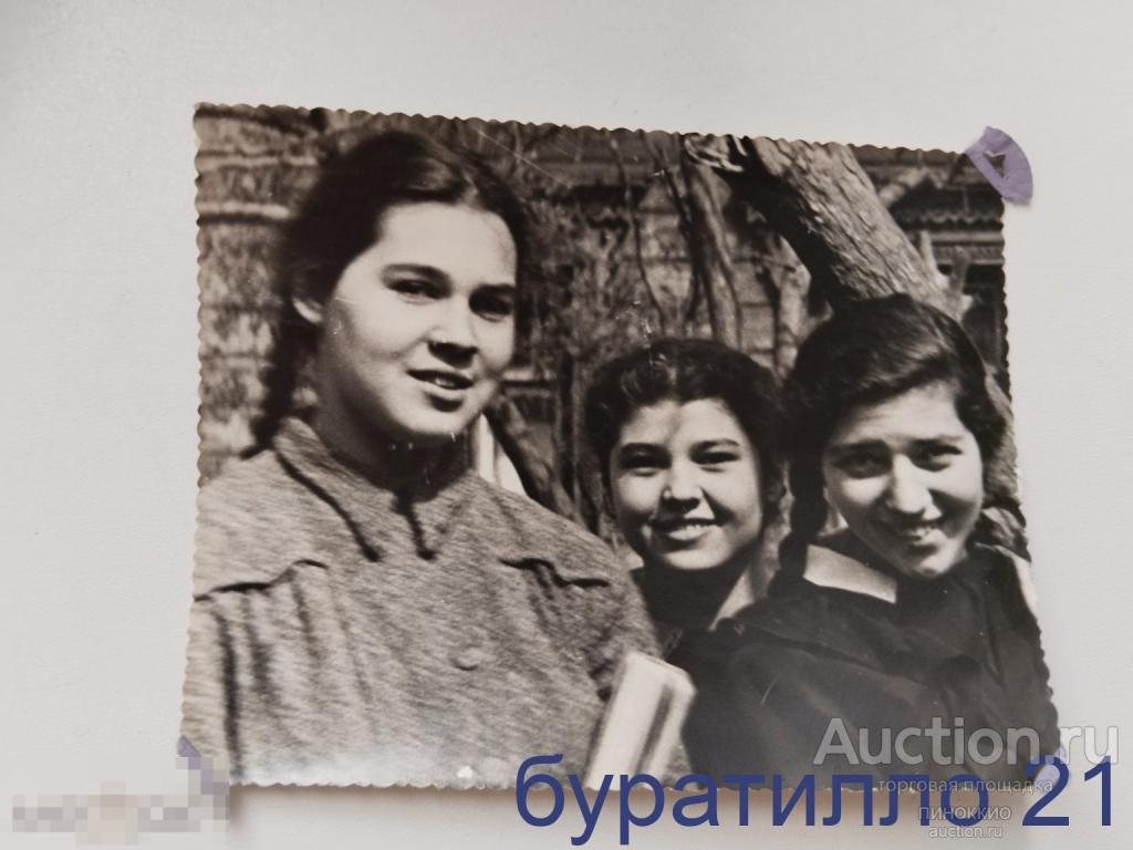 &quot; Фото девушек школьниц  &quot;     10х14 