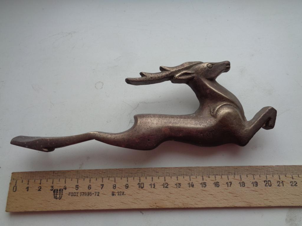 эмблема автомобиля Волга,олень,бронза.