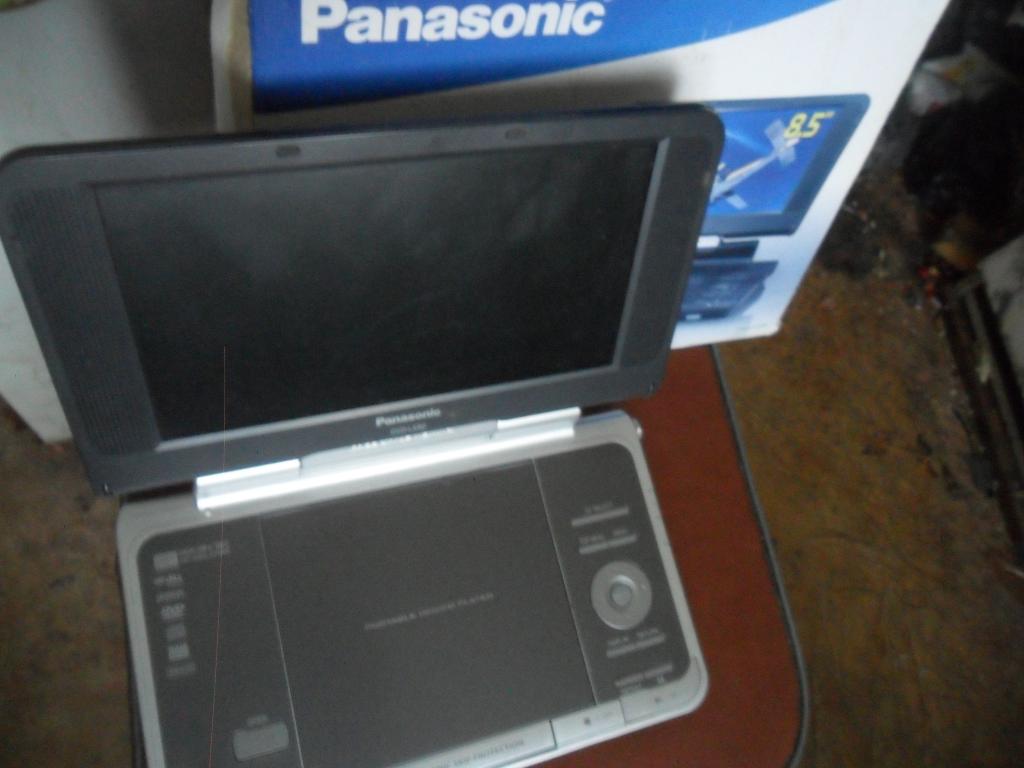 DVD видеоплеер PANASONIC LS 83 портативный переносной
