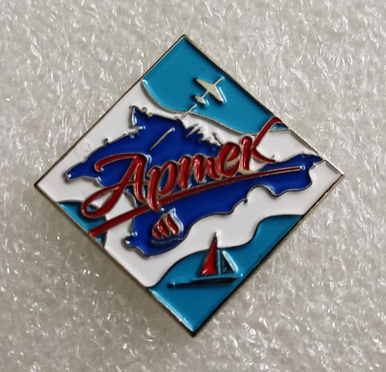 ЦК ВЛКСМ. КОМСОМОЛ. ПИОНЕРИЯ. АРТЕК. КРЫМ. БОСКО. СЕРИЯ 5 ЛЕТ В РОССИИ тяжелый