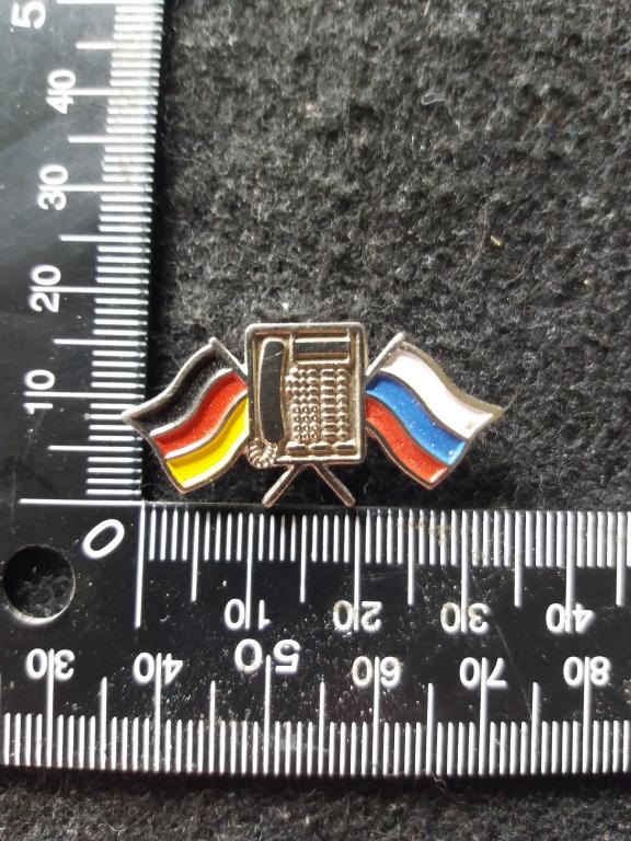 Знак - ГЕРМАНИЯ-РОССИЯ / ТЕЛЕФОН / ФЛАГИ