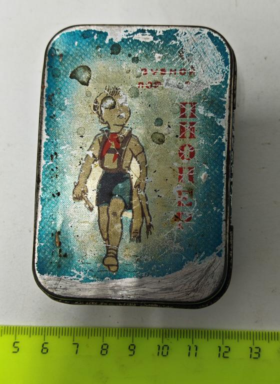 коробка банка жесть жестяная Зубной порошок Пионер фабрика Свобода Москва