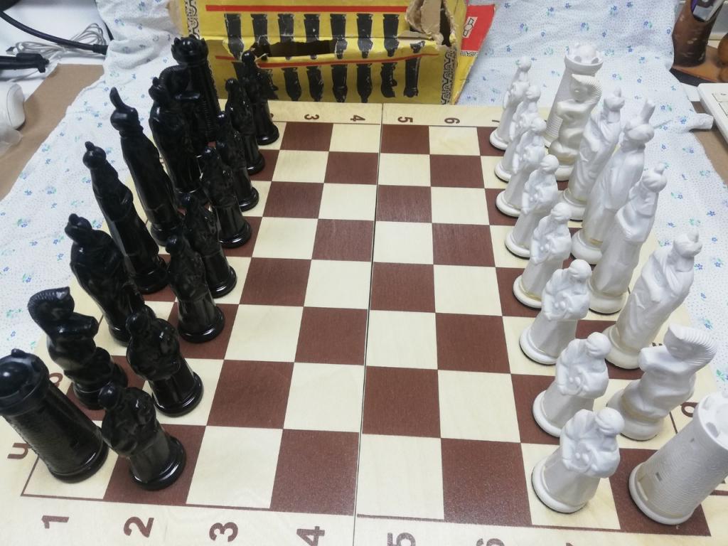 Коллекционные шахматы СССР подарочные сувенирные Султанат войско султана  Отличные!