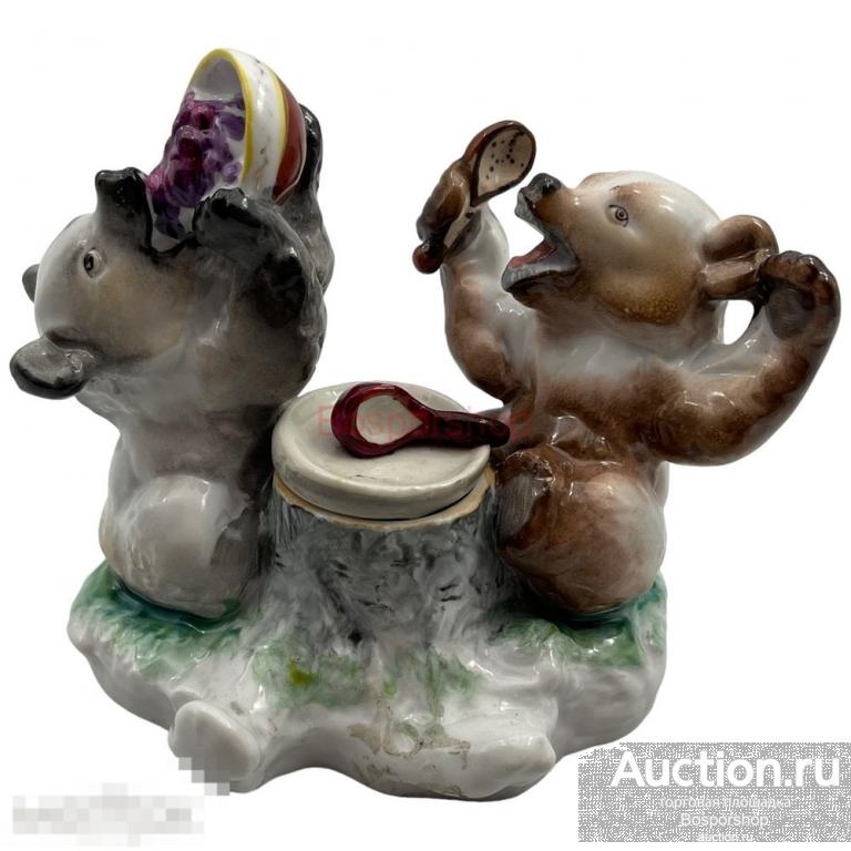 Фарфоровая статуэтка-чернильница "Медвежата сладкоежки" 1960-1970 гг. ЛФЗ, СССР (Без клейм
