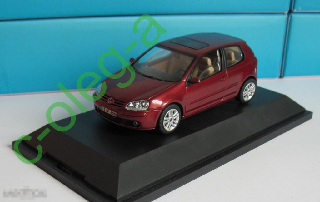 Volkswagen VW Golf 1:43 Schuco 
