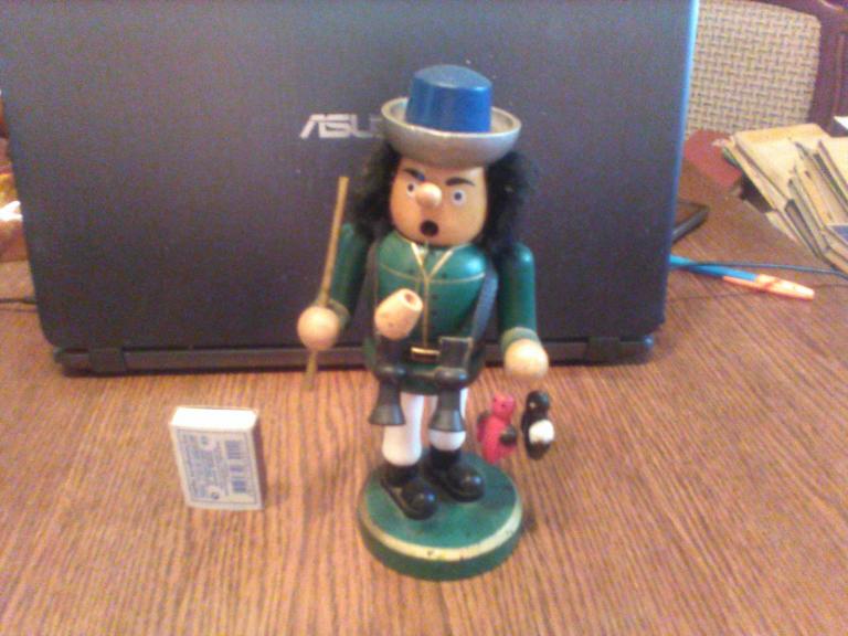 Деревянная фигурка.Сувенир.Игрушка.Урфин Джюс?Робинзон Крузо?