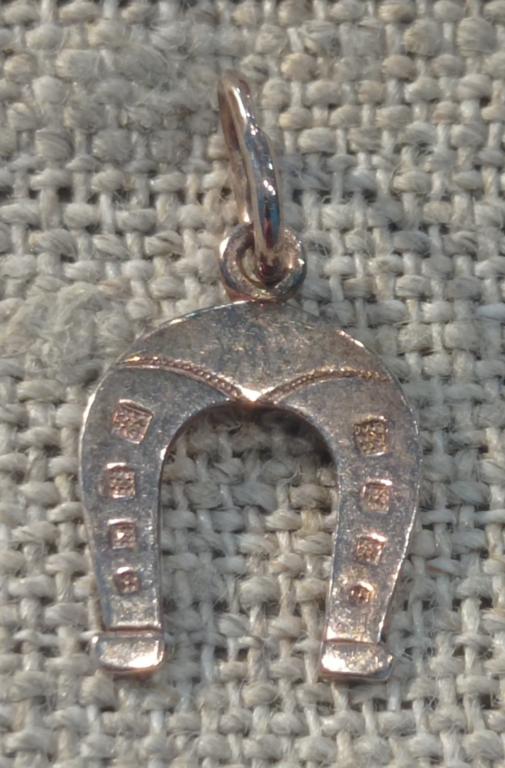 Красивый кулон "Подкова - на счастье", серебро - позолота 0,62 гр., клеймо 925, РФ.