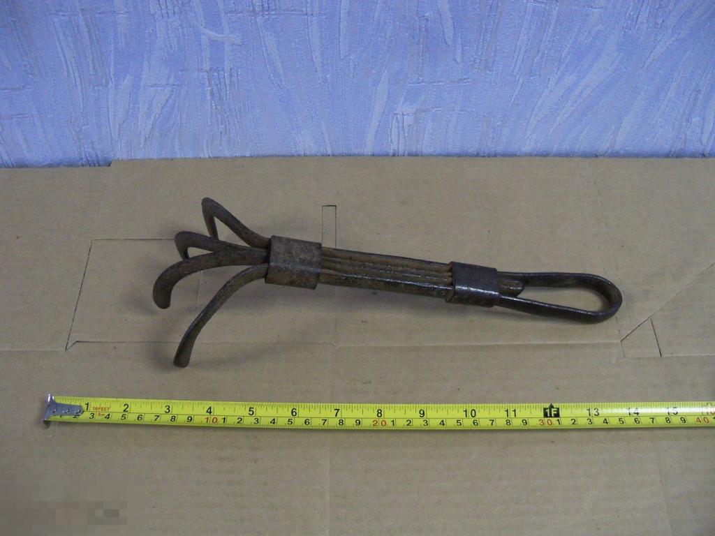 СТАРИННЫЙ КРЮК - КОШКА ? КОПАЛКА ДЛЯ ОКОП ? - ЖЕЛЕЗО ИНСТРУМЕНТ - ИНТЕРВЕНЦИЯ 