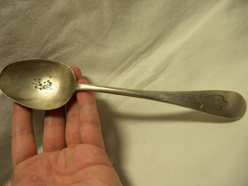 Ложка старинная клеймо. Ложка старинная клеймо. Ложка старинная бм клеймо. Столовая ложка латунная. Krupp berndorf клеймо.