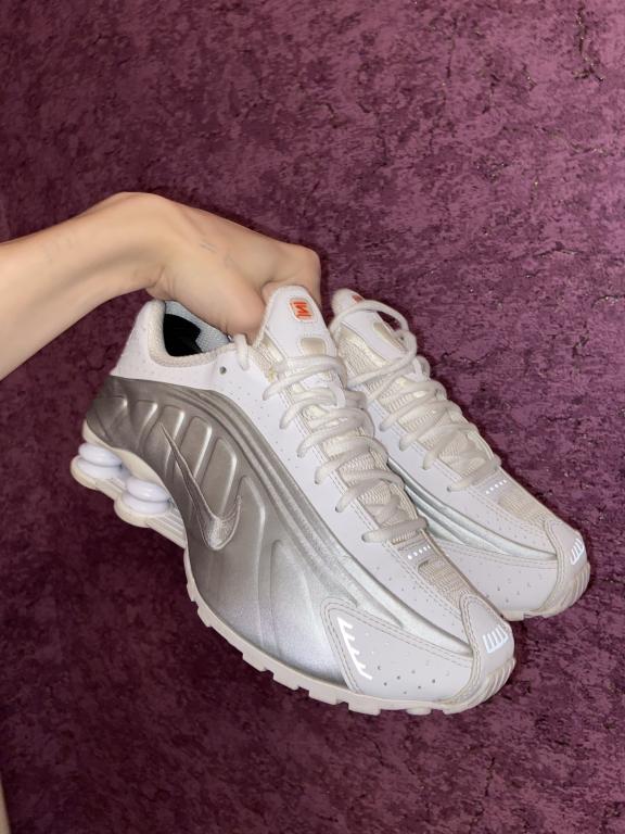Nike shox r4 white mettalic