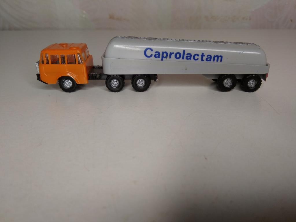 12мм (TT) Tatra автоцистерна Caprolactam оранжевая кабина,подкрашена