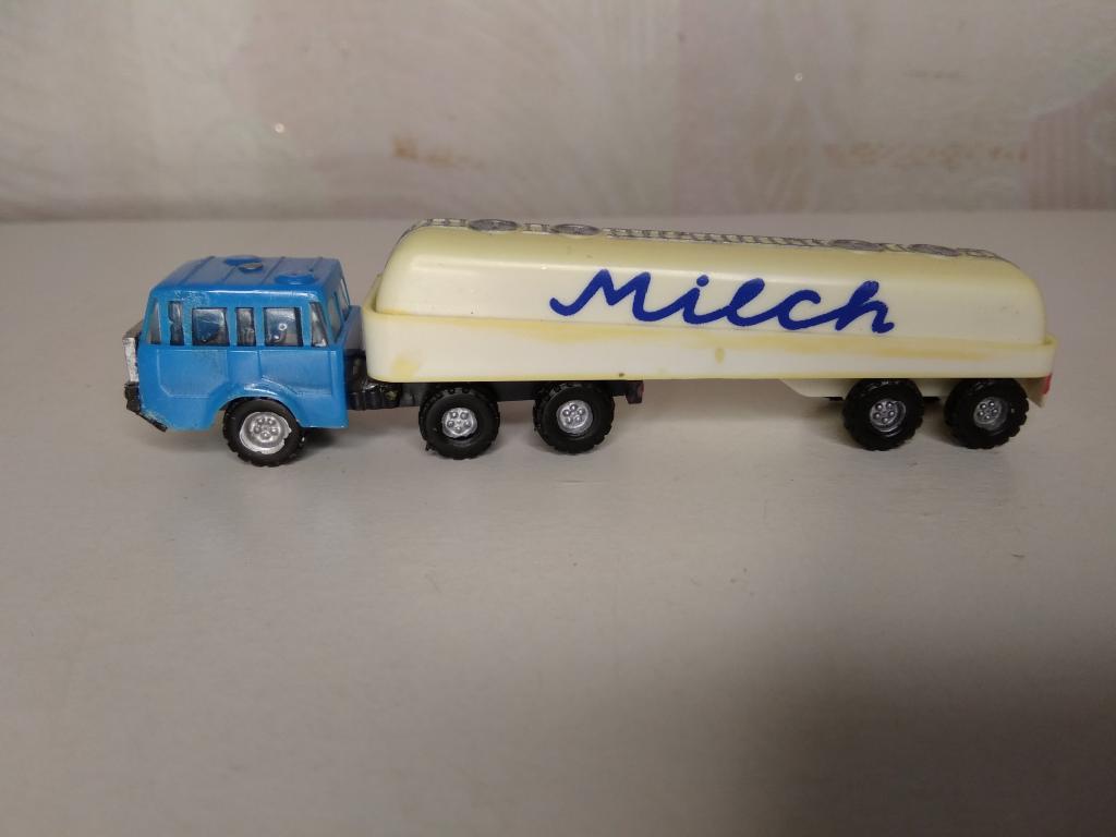 12мм (TT) Tatra автоцистерна Milch синяя кабина,подкрашена