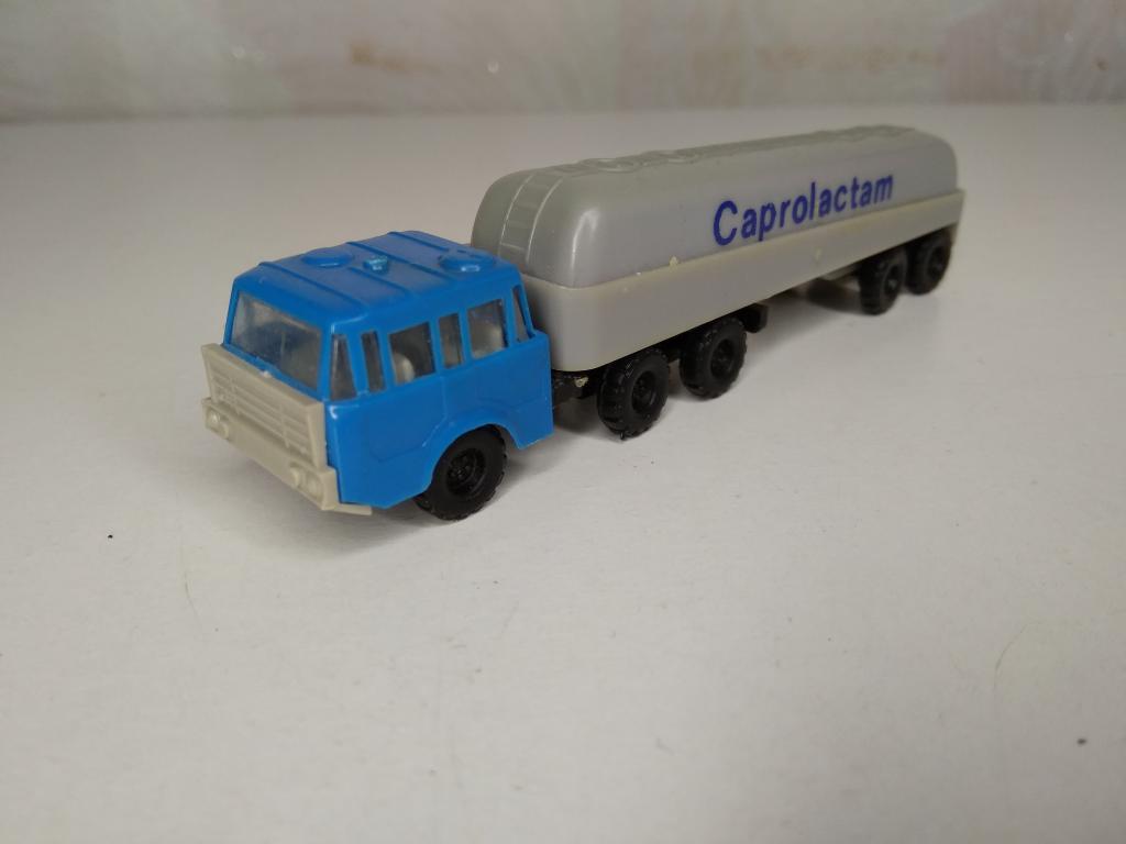 12мм (TT) Tatra автоцистерна Caprolactam синяя кабина,белый радиатор