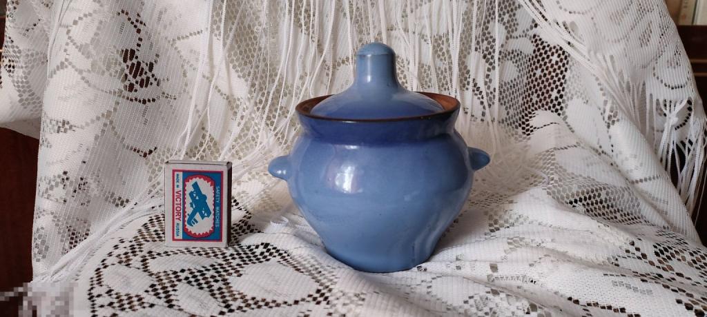 Керамическая сахарница, горшок с крышкой.Голубой. Тонированный..Новый.отличное состояние 