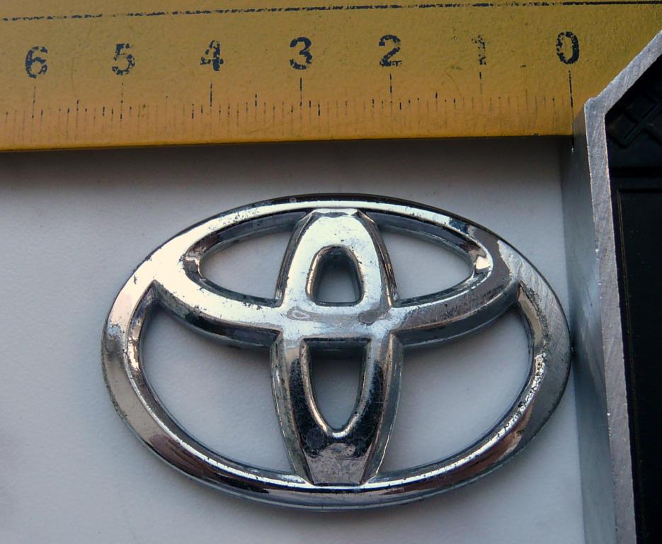 Игрушка Значок Символ Тойота Toyota на Детскую Машинку