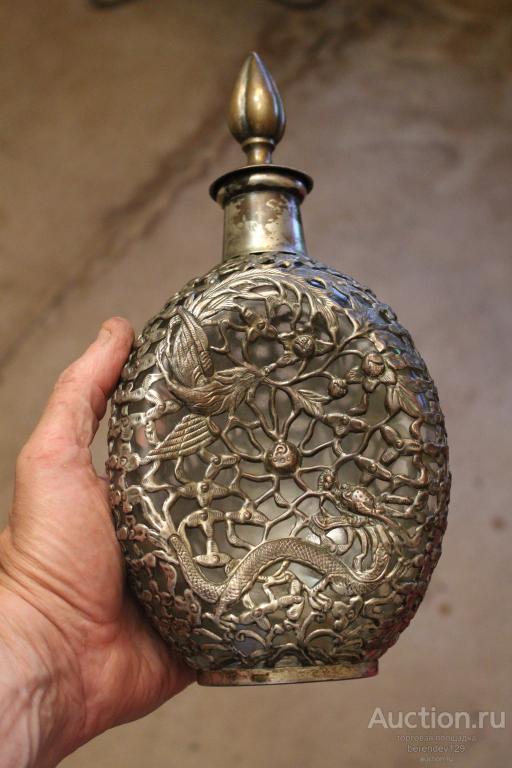 Бутылка , штоф в медной оплётке . Стекло . Китай середина 20 века .  Отличное состояние !